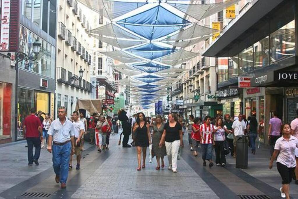 Apartments Plaza Callao Madrid Kültér fotó